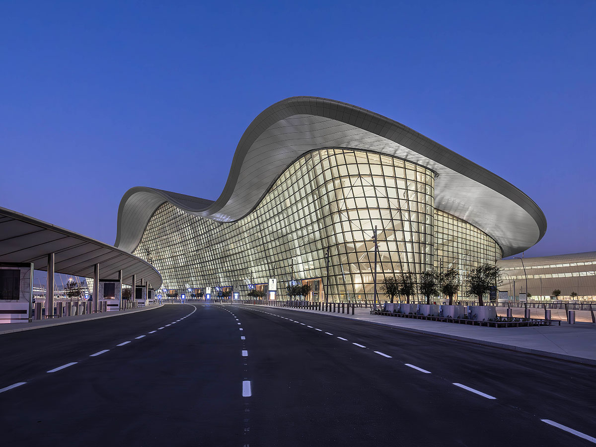 Abu Dhabi International Airport (AUH):